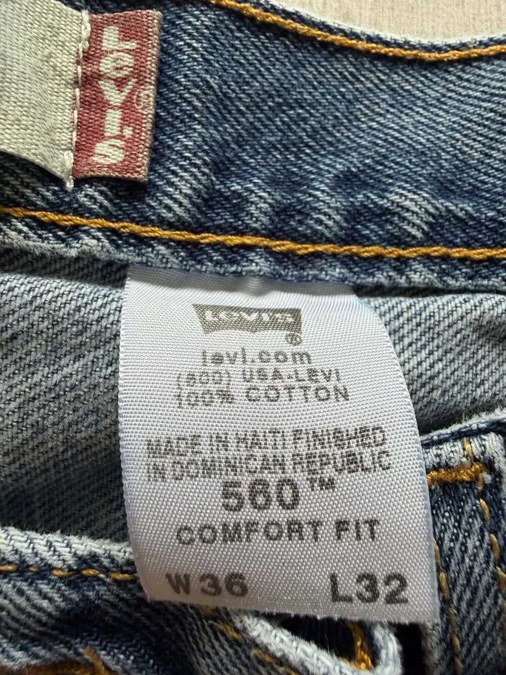 Vintage Y2K 2005 Levi's 560 Comfort Fit Baggy Tapered Jeans Blue Denim Men's